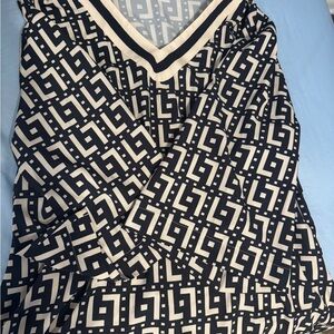 Geometric Black and Cream V-Neck Blouse